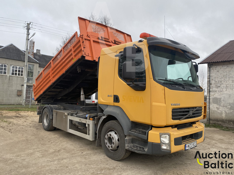 Volvo FL 240 4x2 - Camión volquete: foto 1 Volvo FL 240 4x2 - Camión volquete: foto 1