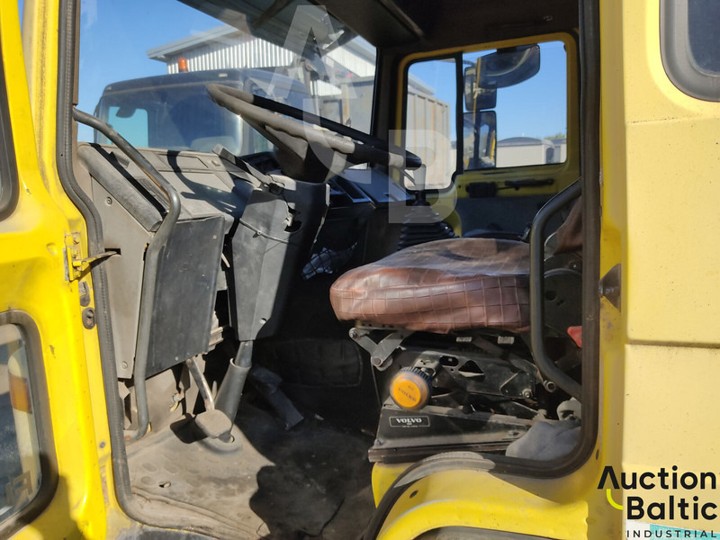 Volvo FL618 - Camión de basura: foto 5 Volvo FL618 - Camión de basura: foto 5