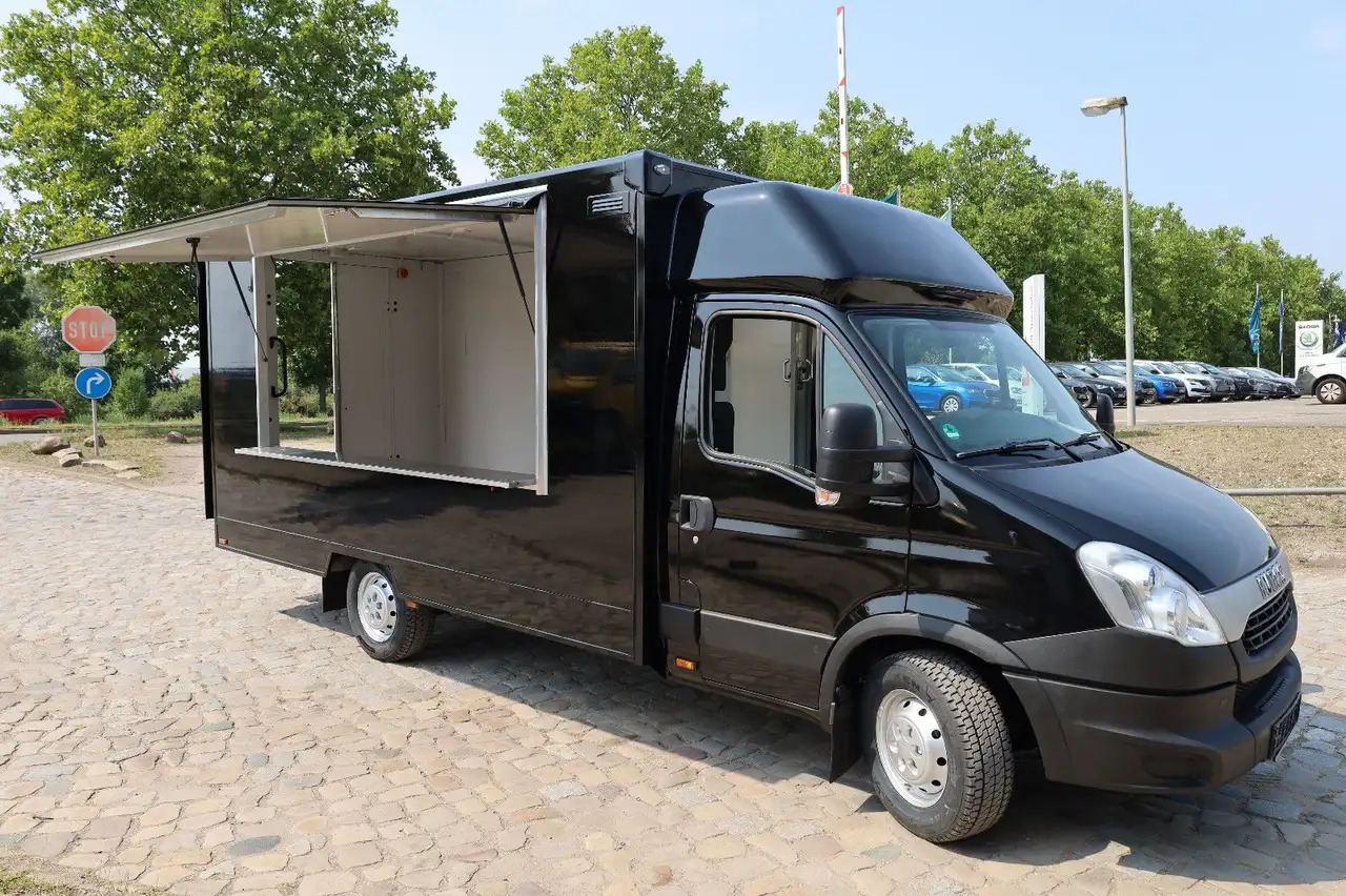 Iveco IS35SI2AA/ FOODTRUCK/Daily/EU5/1. Hand - Camión tienda: foto 1 Iveco IS35SI2AA/ FOODTRUCK/Daily/EU5/1. Hand - Camión tienda: foto 1