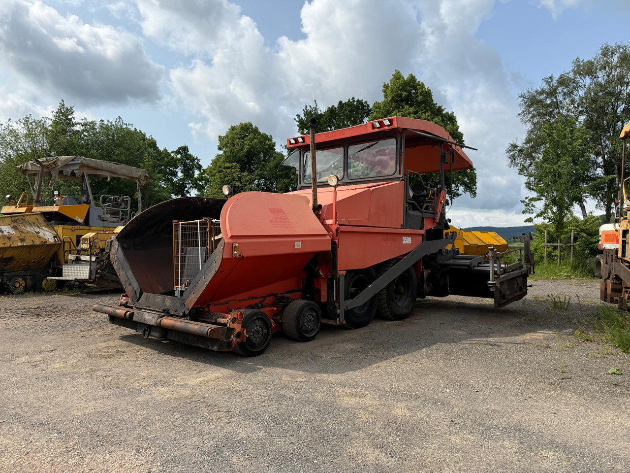 Demag-Dynapac DF135P powerfull 4-axle-paver - Pavimentadora de asfalto: foto 3 Demag-Dynapac DF135P powerfull 4-axle-paver - Pavimentadora de asfalto: foto 3