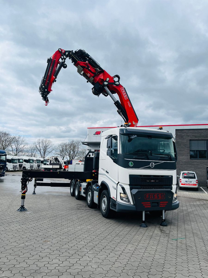 Volvo FH 500 8x4 Kran F820 RA2.27 Jib & Winde Sofort - Camión, Camión grúa: foto 4 Volvo FH 500 8x4 Kran F820 RA2.27 Jib & Winde Sofort - Camión, Camión grúa: foto 4