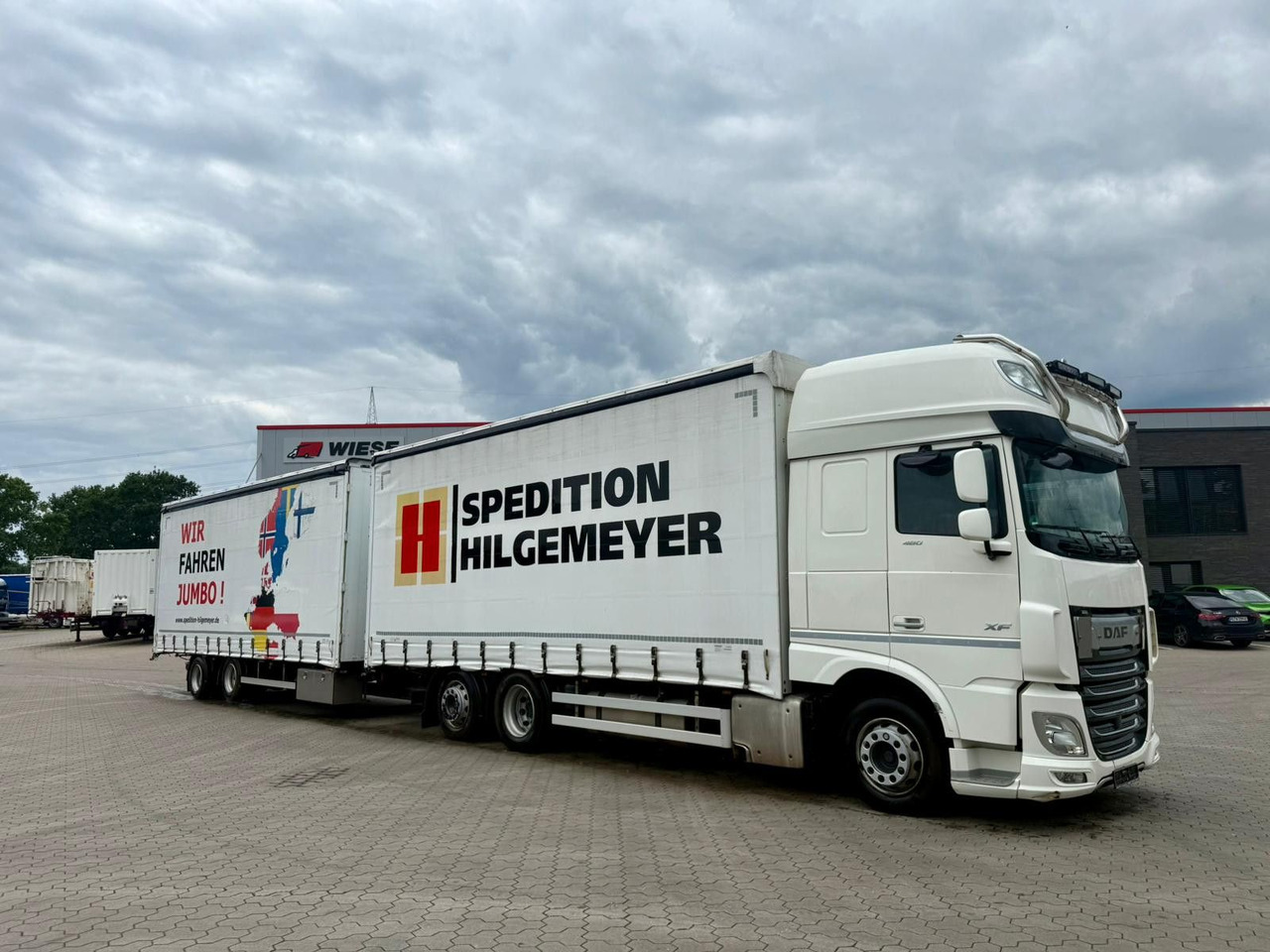 DAF XF 480 FAN LowDeck 6x2 Jumbo Inklusive Anhänger - Camión lona, Remolque con toldo: foto 1 DAF XF 480 FAN LowDeck 6x2 Jumbo Inklusive Anhänger - Camión lona, Remolque con toldo: foto 1