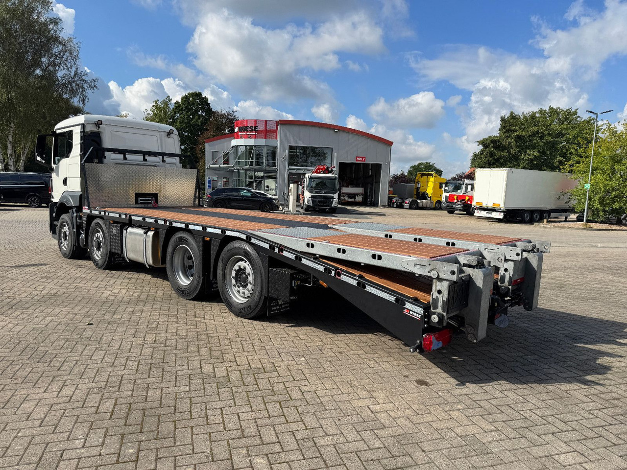 MAN TGS 35.520 8x2H Baumaschinentransporter - Grua de remolque autos: foto 3 MAN TGS 35.520 8x2H Baumaschinentransporter - Grua de remolque autos: foto 3