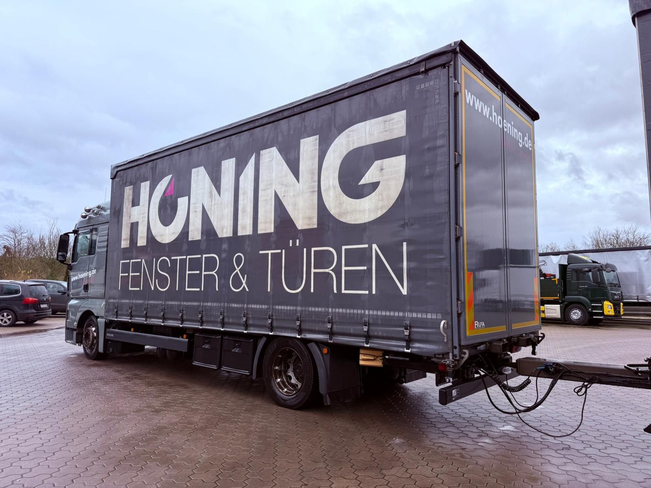 MAN TGX 18.440 LL Volumen LKW mit Staplerhalterung MAN TGX 18.440 LL Volumen LKW mit Staplerhalterung - Camión lona: foto 3 MAN TGX 18.440 LL Volumen LKW mit Staplerhalterung MAN TGX 18.440 LL Volumen LKW mit Staplerhalterung - Camión lona: foto 3