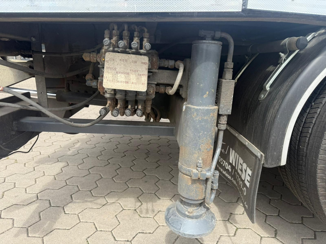Grua de remolque autos Scania G450 Baumaschinentransporter mit Rampen: foto 12