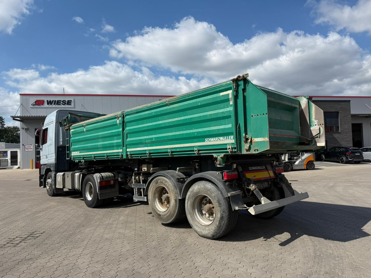 Schwarzmüller 2 Achs Dreiseitenkipper 21m³ mit elektr. Verdeck - Remolque volquete: foto 1 Schwarzmüller 2 Achs Dreiseitenkipper 21m³ mit elektr. Verdeck - Remolque volquete: foto 1