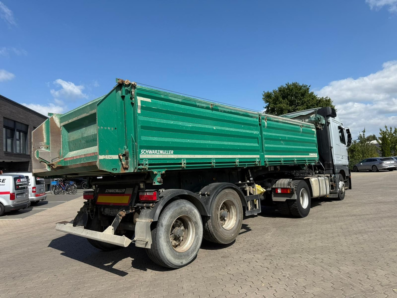 Schwarzmüller 2 Achs Dreiseitenkipper 21m³ mit elektr. Verdeck - Remolque volquete: foto 3 Schwarzmüller 2 Achs Dreiseitenkipper 21m³ mit elektr. Verdeck - Remolque volquete: foto 3