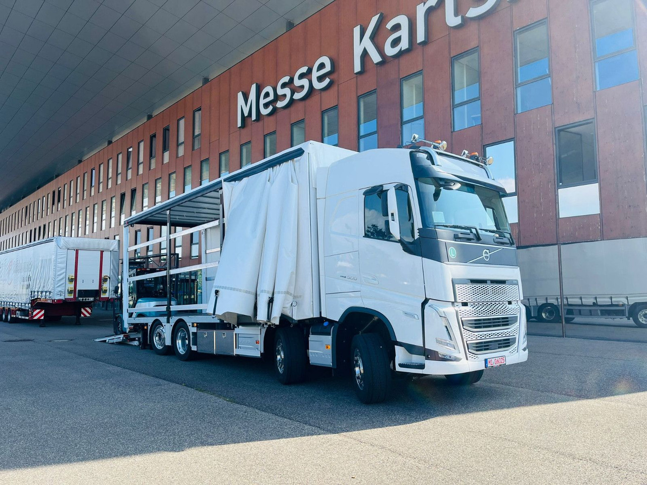 Volvo FH 500 8x2 Arbeitsbühnen Transporter LBW 9t - Camión lona: foto 3 Volvo FH 500 8x2 Arbeitsbühnen Transporter LBW 9t - Camión lona: foto 3