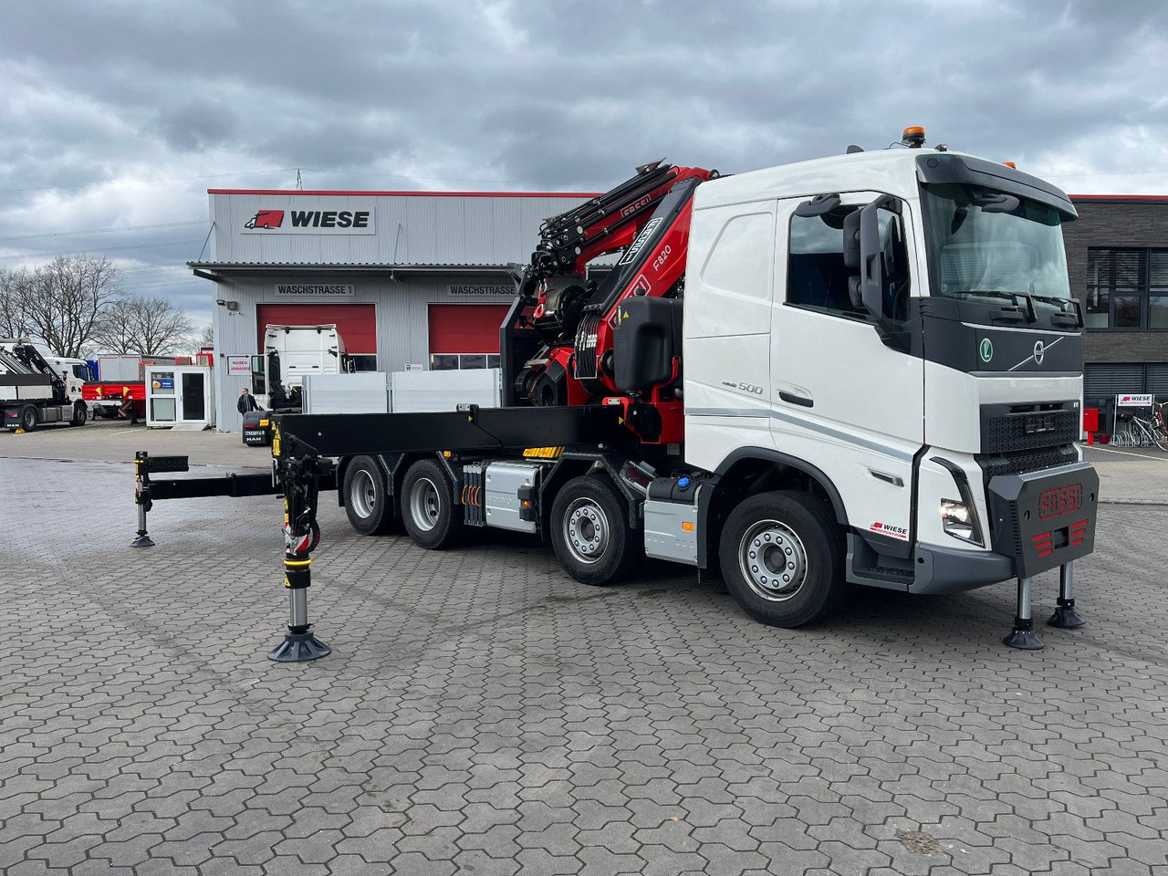Volvo FH 500 8x4 Kran F820 RA2.27 Jib & Winde Sofort - Camión caja abierta, Camión grúa: foto 4 Volvo FH 500 8x4 Kran F820 RA2.27 Jib & Winde Sofort - Camión caja abierta, Camión grúa: foto 4