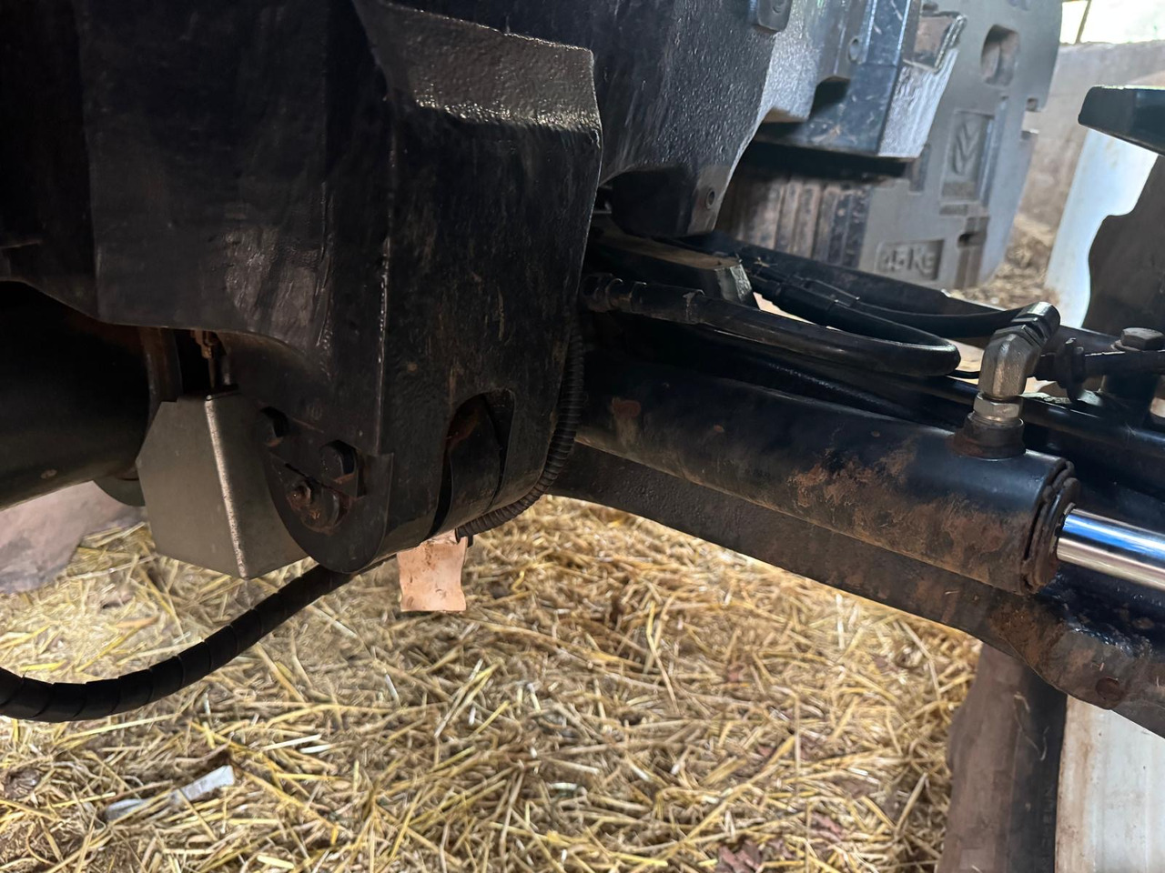 NEW HOLLAND T6.180 - Tractor: foto 2 NEW HOLLAND T6.180 - Tractor: foto 2