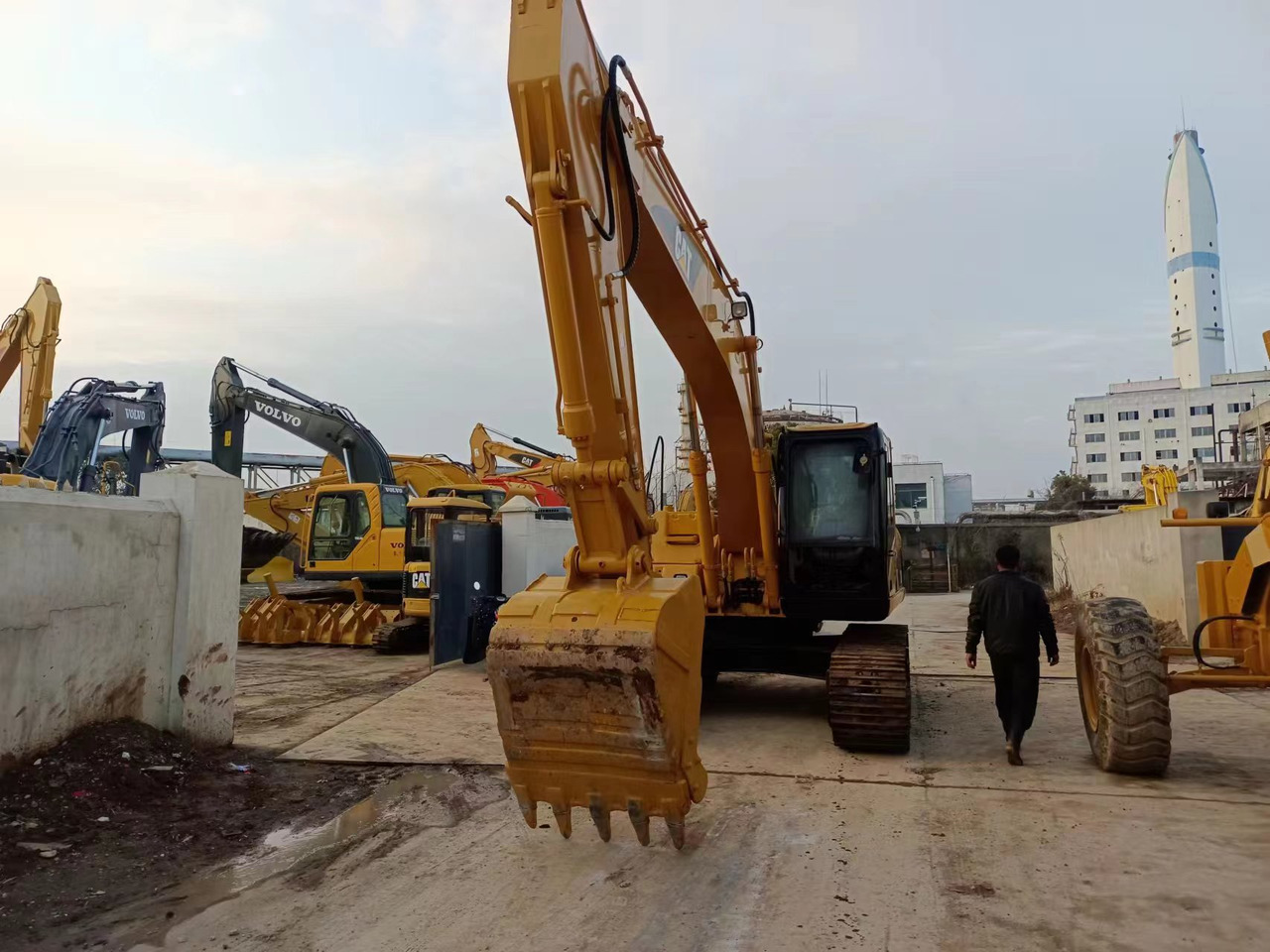 CATERPILLAR 320CL - Excavadora de cadenas: foto 2 CATERPILLAR 320CL - Excavadora de cadenas: foto 2