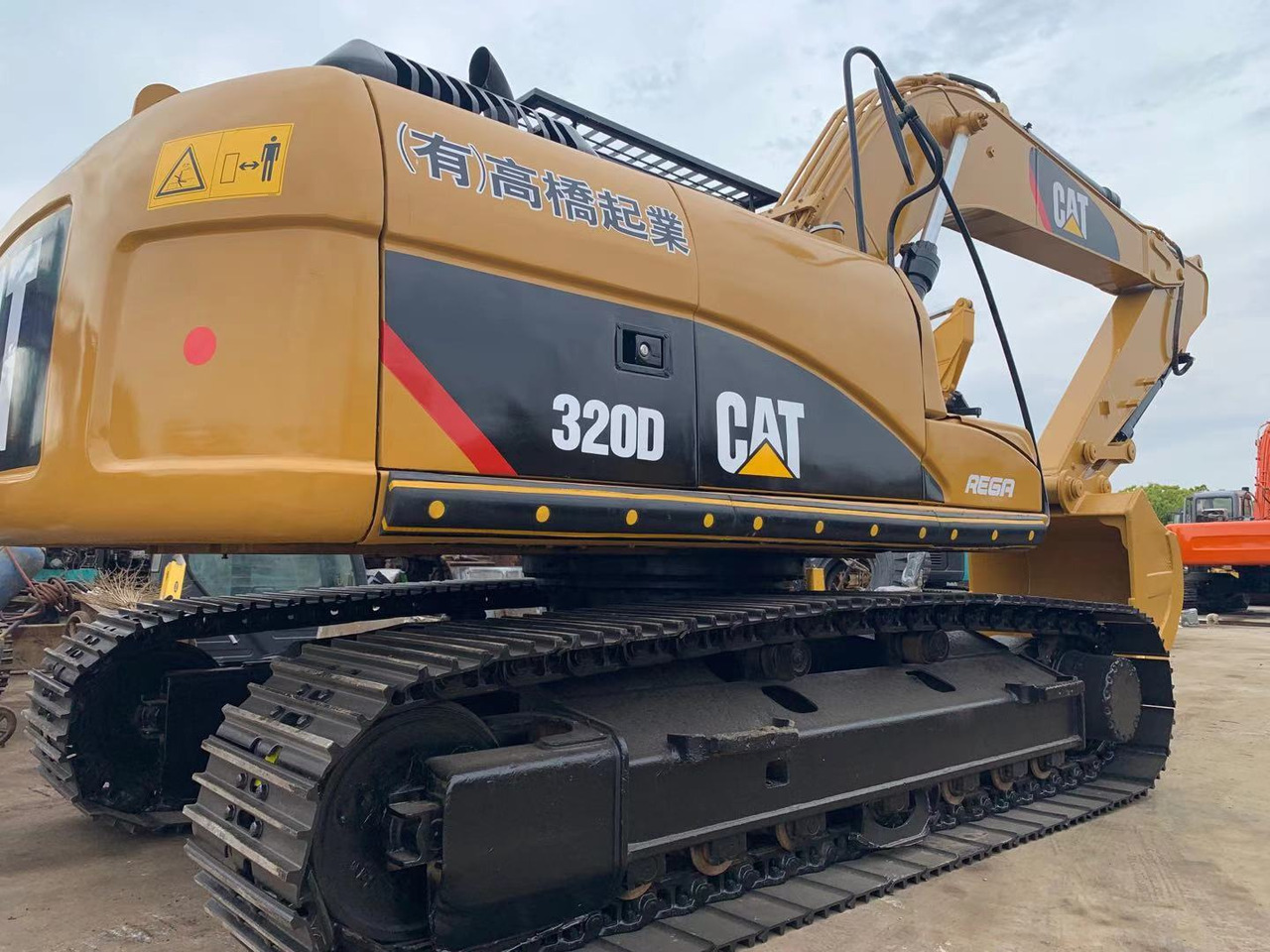 CATERPILLAR 320D - Excavadora de cadenas: foto 1 CATERPILLAR 320D - Excavadora de cadenas: foto 1
