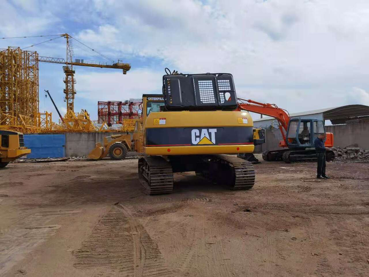 CATERPILLAR 325C - Excavadora de cadenas: foto 5 CATERPILLAR 325C - Excavadora de cadenas: foto 5