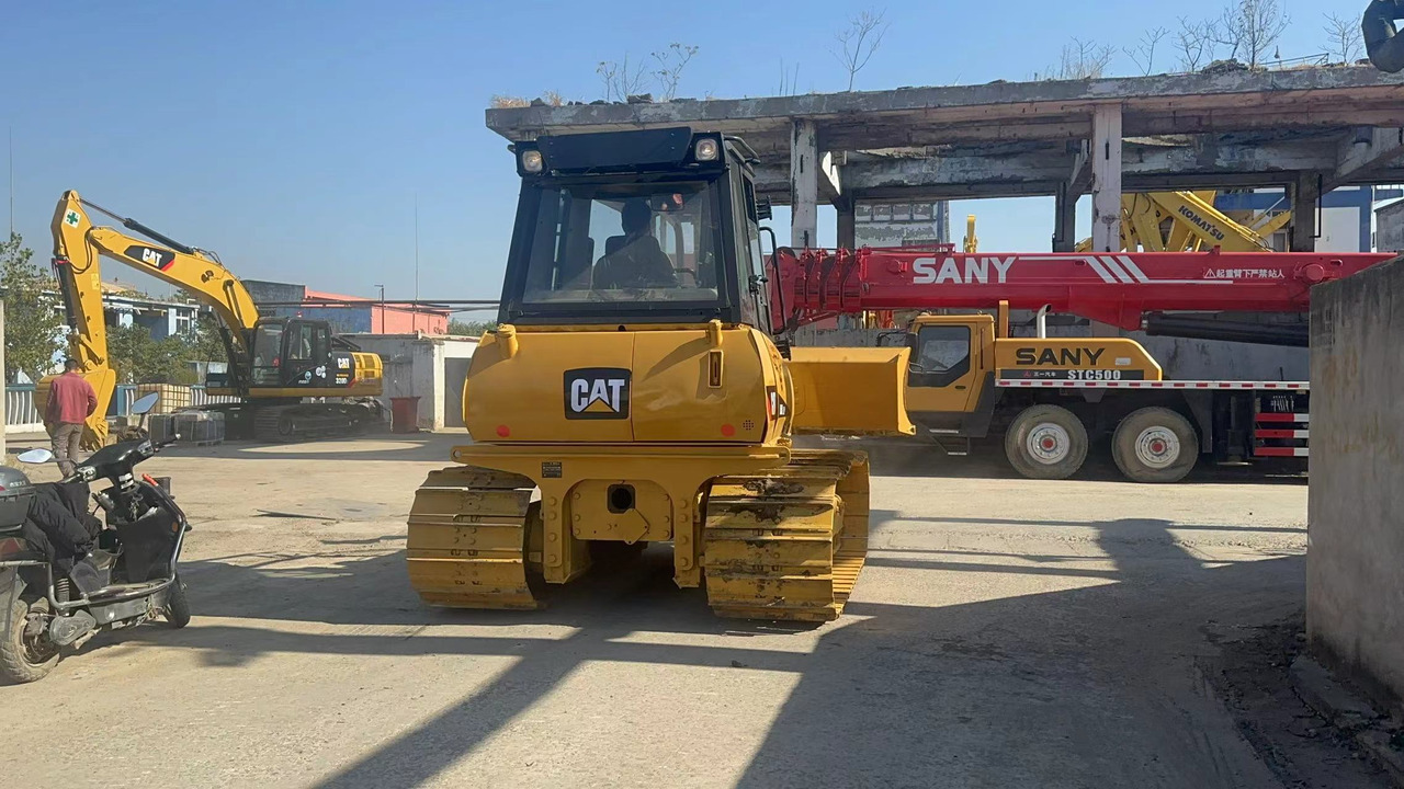 CATERPILLAR CAT-D5K-bulldozer - Bulldozer: foto 4 CATERPILLAR CAT-D5K-bulldozer - Bulldozer: foto 4