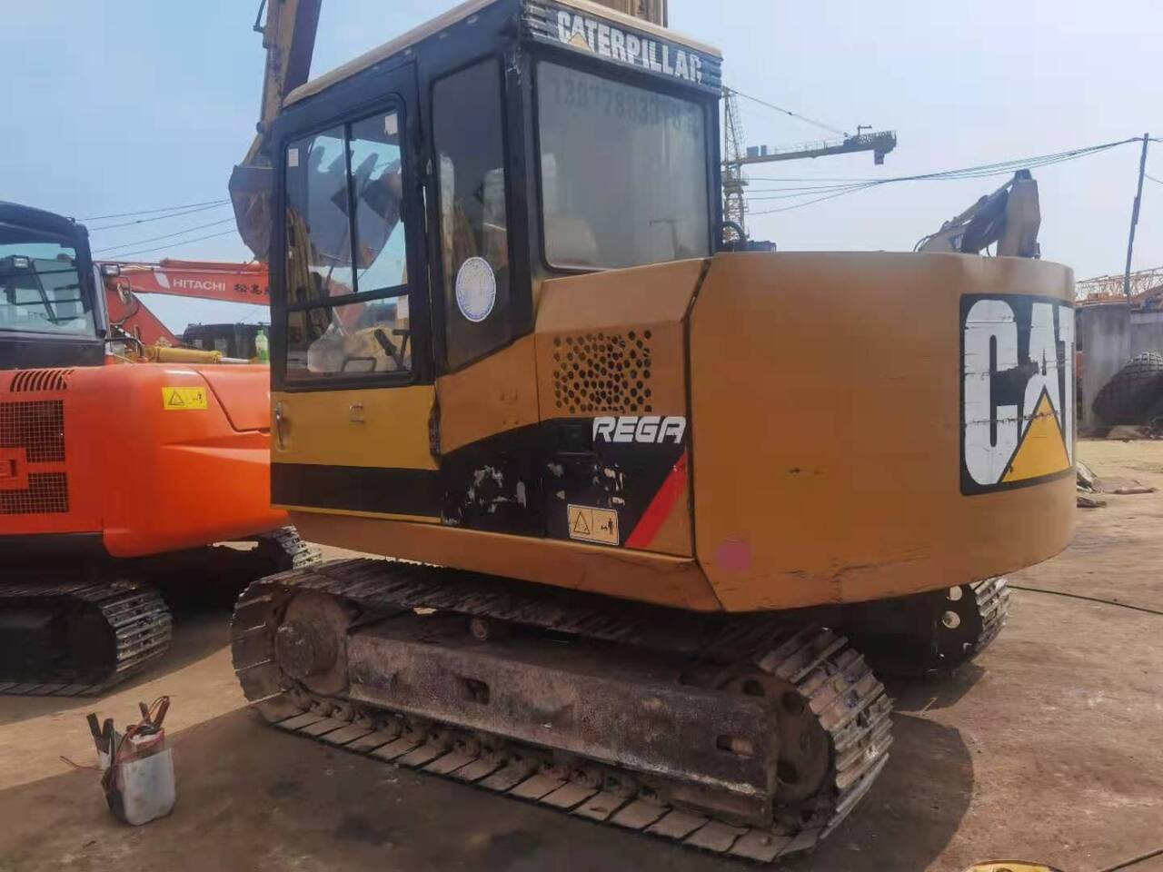 CATERPILLAR E70B - Excavadora de cadenas: foto 2 CATERPILLAR E70B - Excavadora de cadenas: foto 2