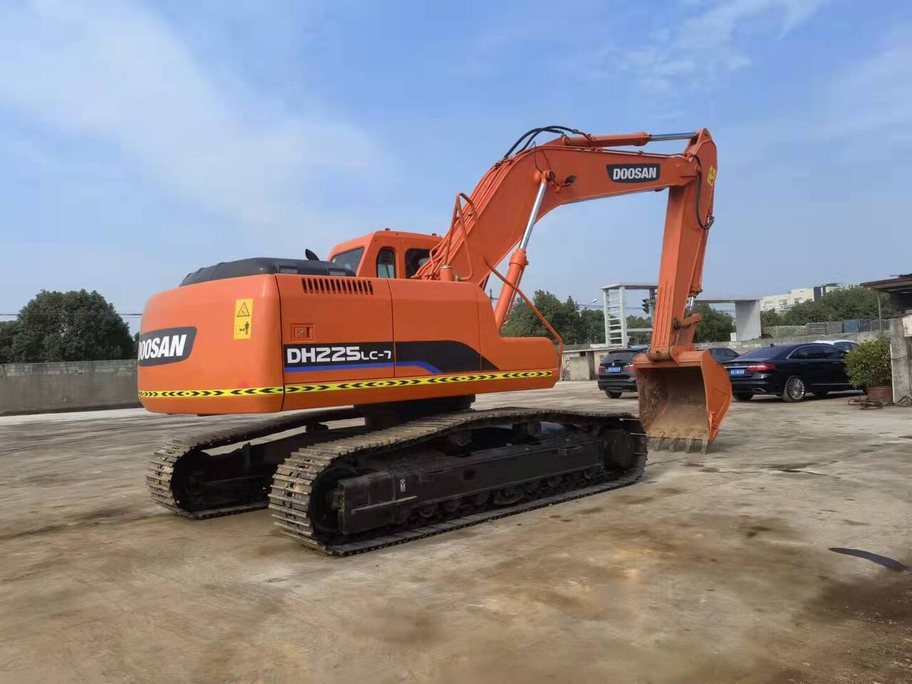 DOOSAN DH225LC-7 - Excavadora de cadenas: foto 1 DOOSAN DH225LC-7 - Excavadora de cadenas: foto 1