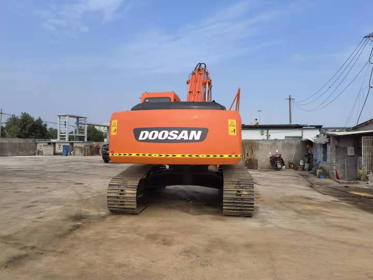 DOOSAN DH225LC-7 - Excavadora de cadenas: foto 2 DOOSAN DH225LC-7 - Excavadora de cadenas: foto 2