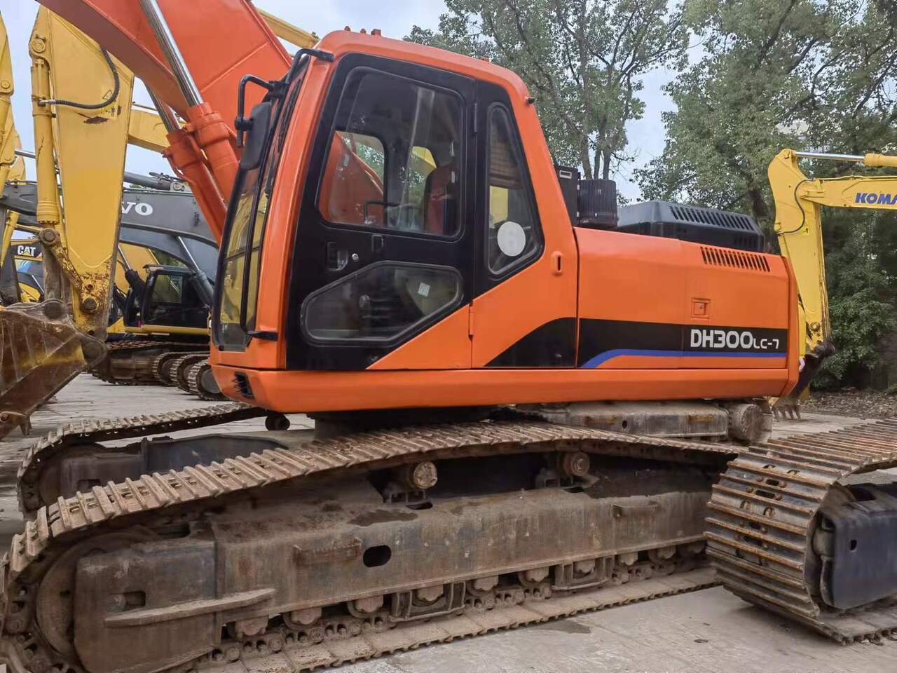 DOOSAN DH300 - Excavadora de cadenas: foto 1 DOOSAN DH300 - Excavadora de cadenas: foto 1