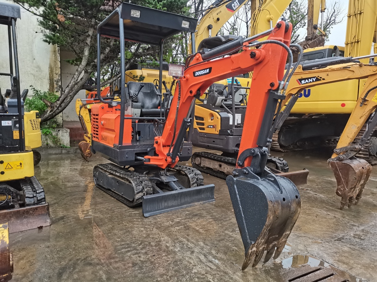 DOOSAN DX18 - Miniexcavadora: foto 1 DOOSAN DX18 - Miniexcavadora: foto 1