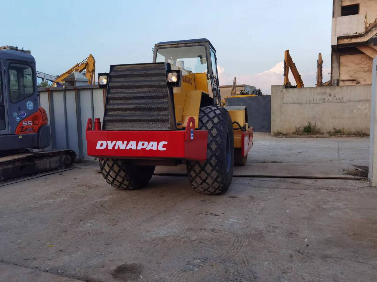 DYNAPAC CA301D-roller - Rodillo: foto 3 DYNAPAC CA301D-roller - Rodillo: foto 3