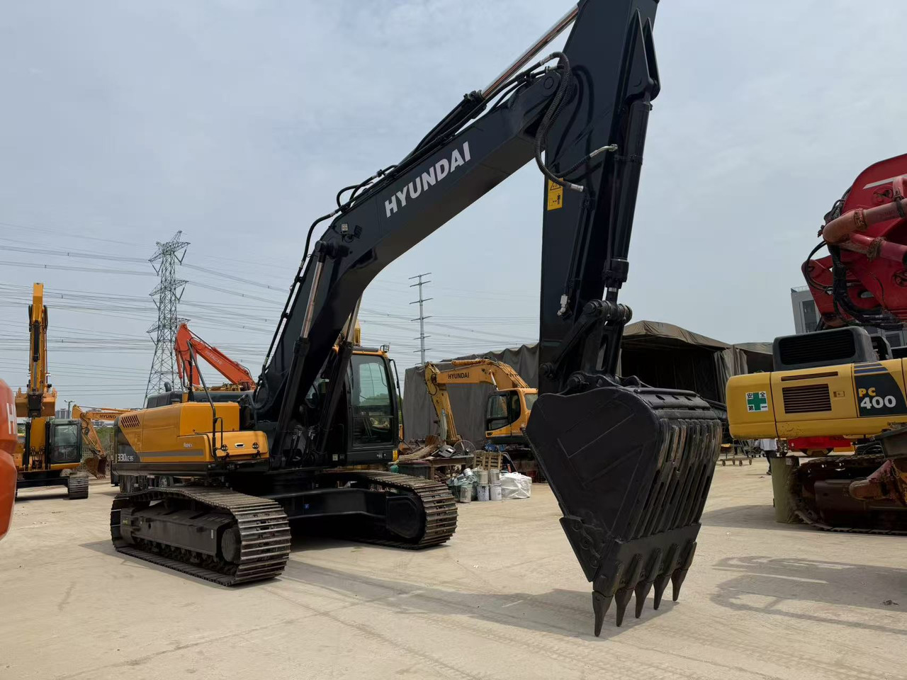 Hyundai R330LC-9S - Excavadora de cadenas: foto 3 Hyundai R330LC-9S - Excavadora de cadenas: foto 3