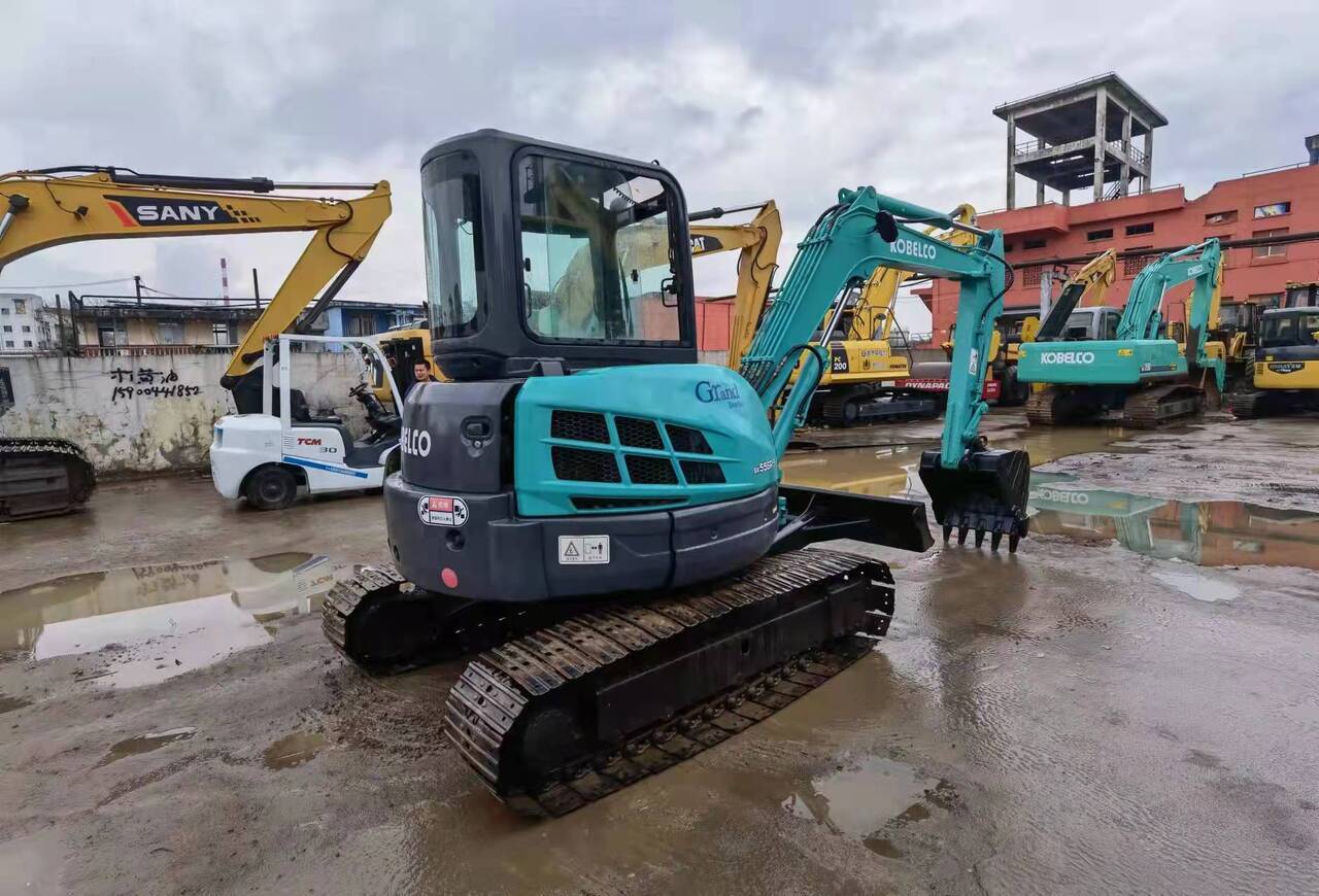 KOBELCO 55 - Miniexcavadora: foto 1 KOBELCO 55 - Miniexcavadora: foto 1