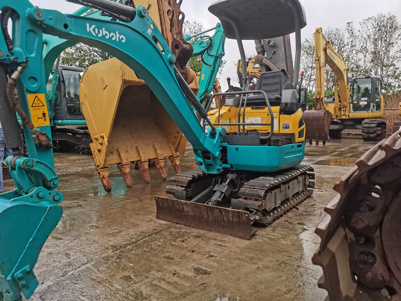 KOBELCO U15 - Excavadora de cadenas: foto 2 KOBELCO U15 - Excavadora de cadenas: foto 2