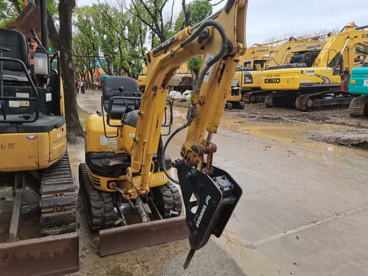 KOMATSU PC10MR - Excavadora de cadenas: foto 2 KOMATSU PC10MR - Excavadora de cadenas: foto 2