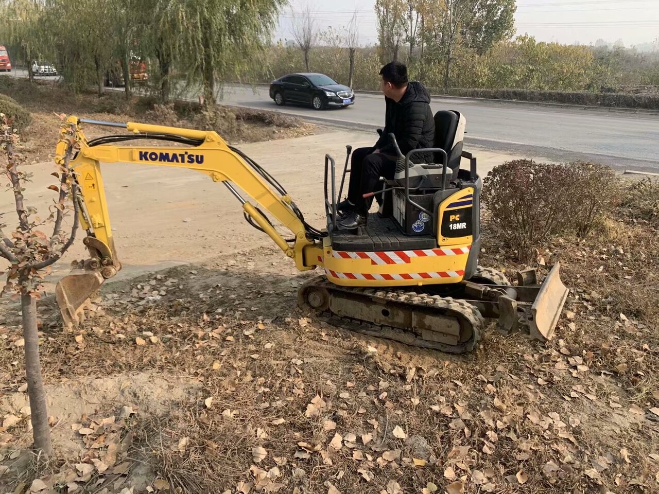 KOMATSU PC18MR - Excavadora de cadenas: foto 3 KOMATSU PC18MR - Excavadora de cadenas: foto 3