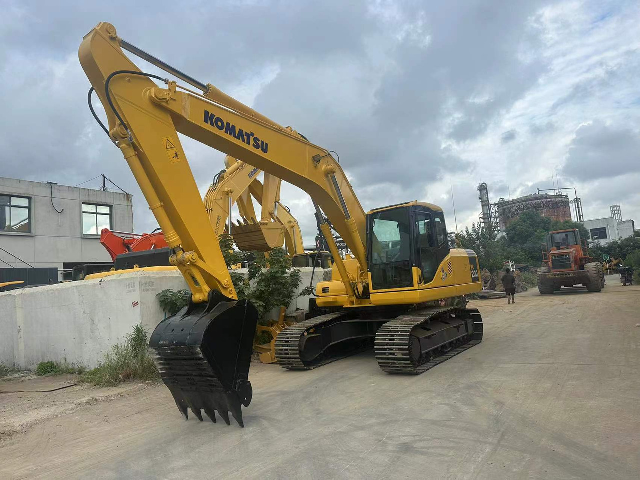 KOMATSU PC200-7 - Excavadora de cadenas: foto 3 KOMATSU PC200-7 - Excavadora de cadenas: foto 3