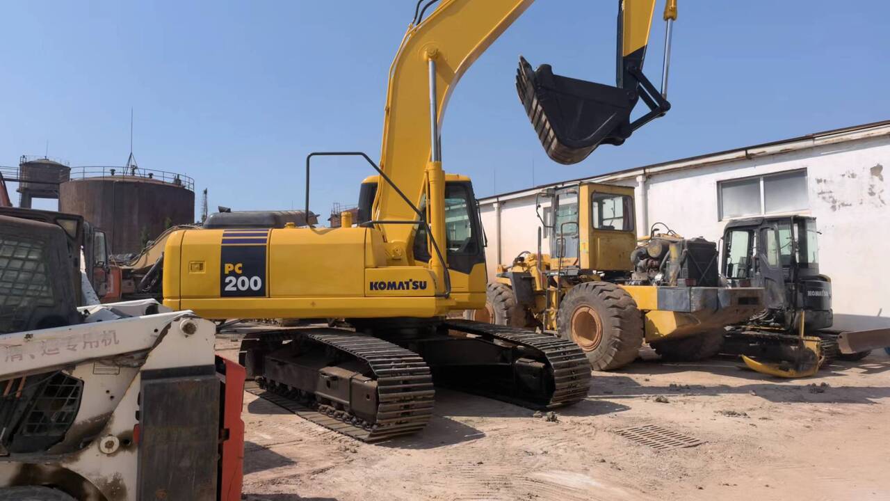 KOMATSU PC200-7 - Excavadora de cadenas: foto 3 KOMATSU PC200-7 - Excavadora de cadenas: foto 3