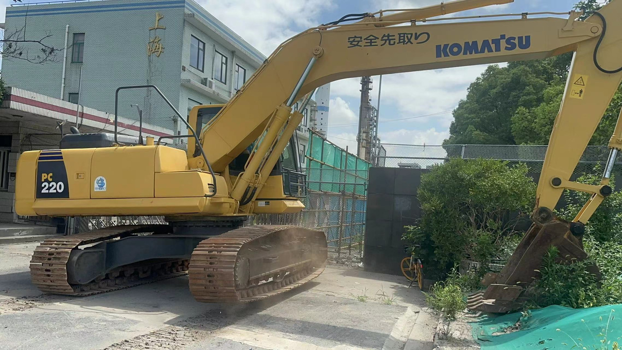 KOMATSU PC220-8 - Excavadora de cadenas: foto 2 KOMATSU PC220-8 - Excavadora de cadenas: foto 2