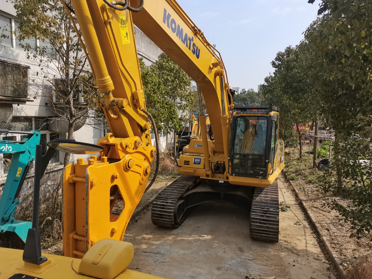 KOMATSU PC220-8 - Excavadora de cadenas: foto 4 KOMATSU PC220-8 - Excavadora de cadenas: foto 4
