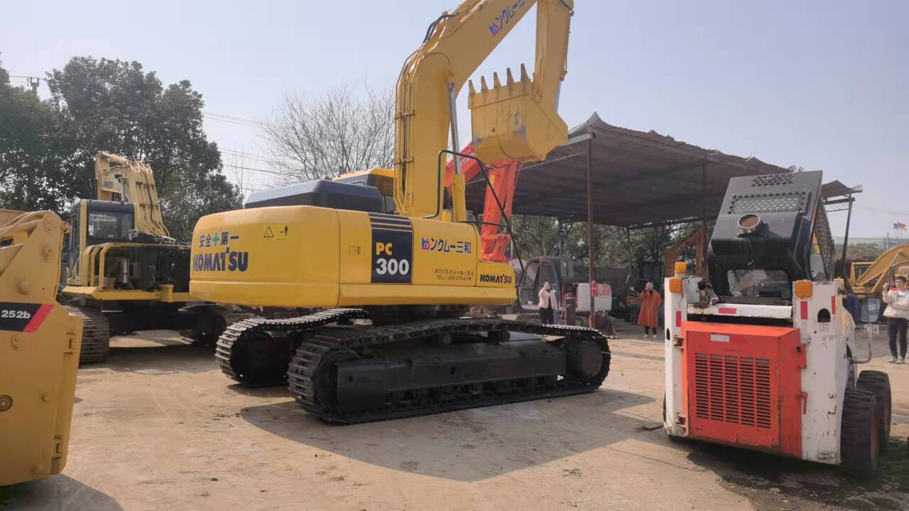 KOMATSU PC300-7-excavator - Excavadora de cadenas: foto 2 KOMATSU PC300-7-excavator - Excavadora de cadenas: foto 2