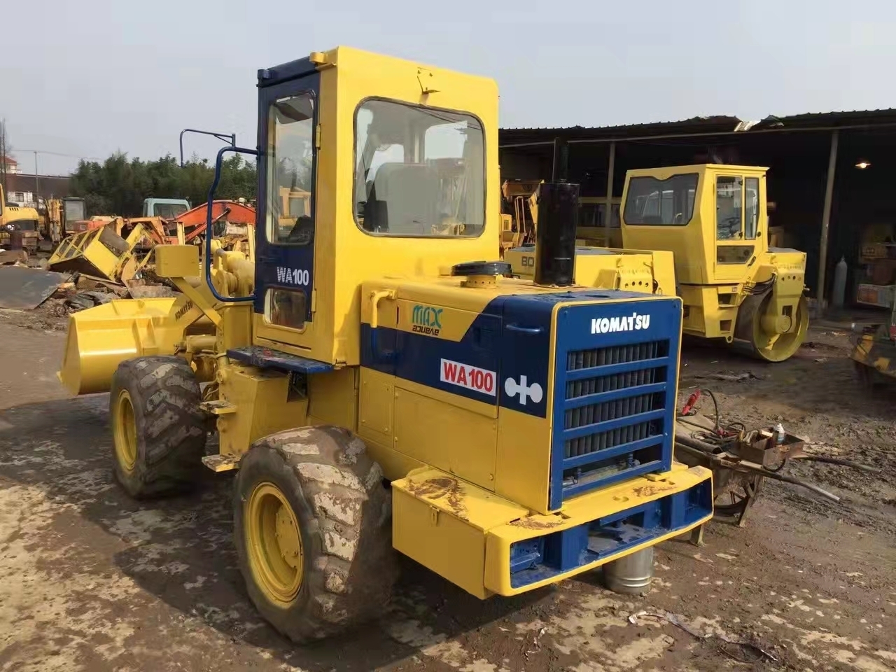 KOMATSU WA100 - Cargadora de ruedas: foto 1 KOMATSU WA100 - Cargadora de ruedas: foto 1