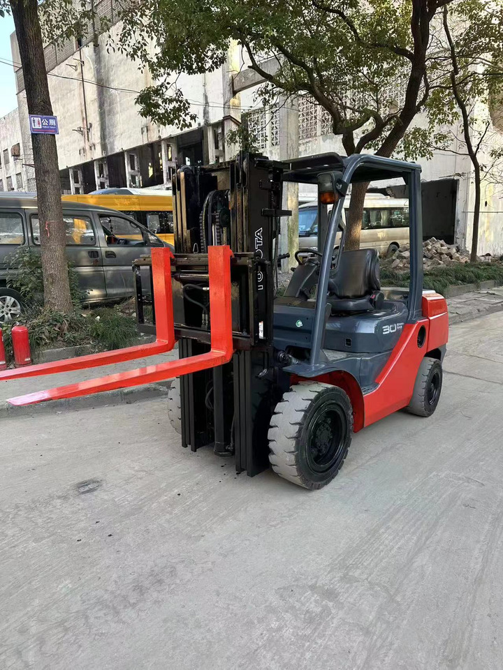 Toyota 62-7FD30 - Carretilla elevadora diésel: foto 2 Toyota 62-7FD30 - Carretilla elevadora diésel: foto 2