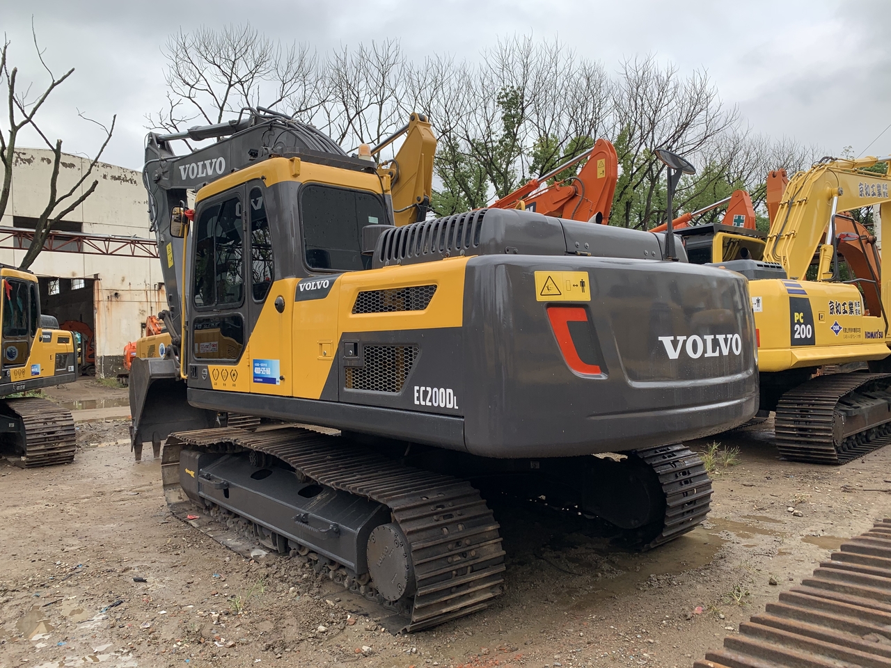 Excavadora de cadenas VOLVO EC200DL: foto 6