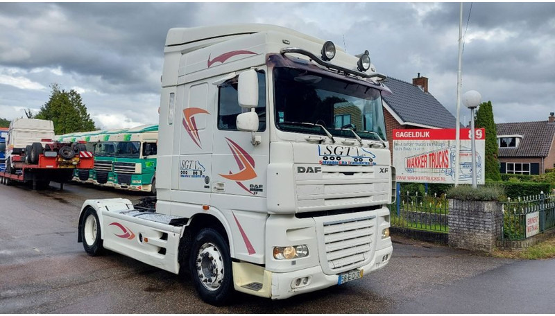 DAF XF 105.410 Retarder - Cabeza tractora: foto 2 DAF XF 105.410 Retarder - Cabeza tractora: foto 2
