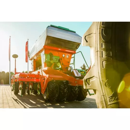 AGRO-MASZ Siewnik pneumatyczny do uprawy pasowej SLAVIS - Sembradora: foto 2 AGRO-MASZ Siewnik pneumatyczny do uprawy pasowej SLAVIS - Sembradora: foto 2