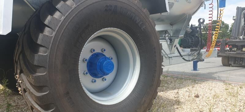 MEPROZET Güllefässer/ Slurry tank/ Beczkowóz 8000 l - Cuba de purín: foto 3 MEPROZET Güllefässer/ Slurry tank/ Beczkowóz 8000 l - Cuba de purín: foto 3