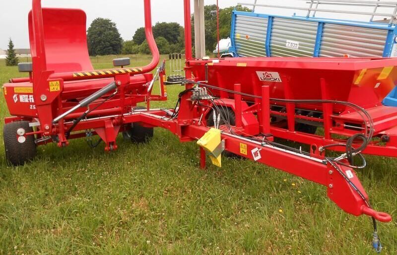 METAL-FACH Owijarka do bel Z593 samozaładowcza - Encintadora de pacas: foto 2 METAL-FACH Owijarka do bel Z593 samozaładowcza - Encintadora de pacas: foto 2