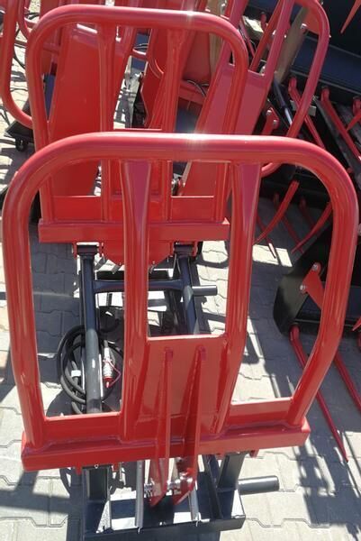 METAL-TECHNIK New Rundballenzange/ Bale clamp/ Chwytak do bel - Pinza de manipulación para Maquinaria agrícola: foto 2 METAL-TECHNIK New Rundballenzange/ Bale clamp/ Chwytak do bel - Pinza de manipulación para Maquinaria agrícola: foto 2