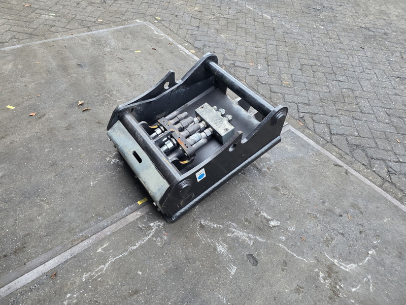 Oilquick kopplaat oq70/55 adaptor plate oilquick 70 55 steelwrist - Acoplamiento rápido para Maquinaria de construcción: foto 4 Oilquick kopplaat oq70/55 adaptor plate oilquick 70 55 steelwrist - Acoplamiento rápido para Maquinaria de construcción: foto 4