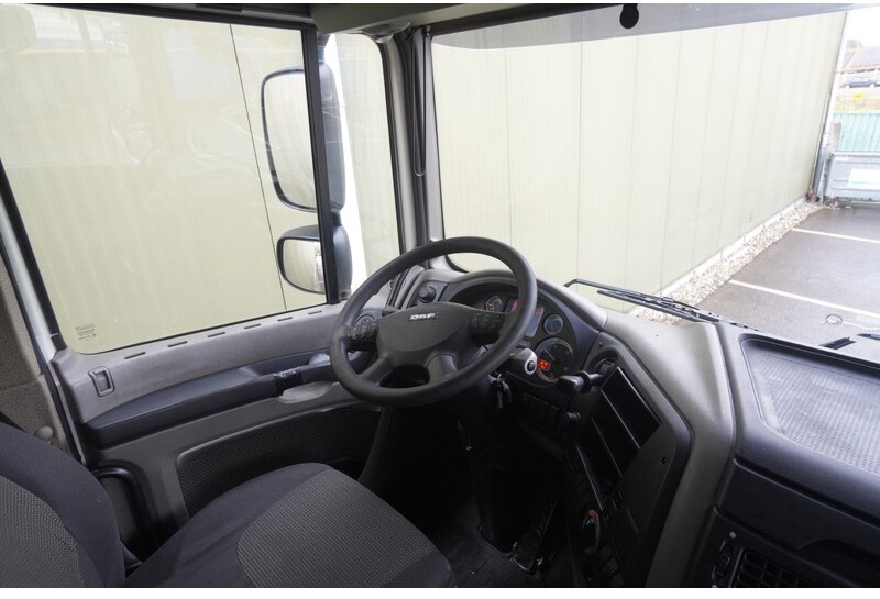 DAF XF 105.460 FT SPACECAB RETARDER PTO - Cabeza tractora: foto 5 DAF XF 105.460 FT SPACECAB RETARDER PTO - Cabeza tractora: foto 5