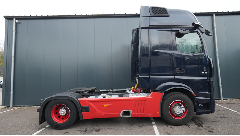 Mercedes-Benz ACTROS 1945 GIGASPACE 747.600KM - Cabeza tractora: foto 2 Mercedes-Benz ACTROS 1945 GIGASPACE 747.600KM - Cabeza tractora: foto 2