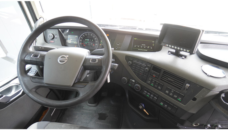 Volvo FH 420 6X2 ADR 796.000KM - Cabeza tractora: foto 5 Volvo FH 420 6X2 ADR 796.000KM - Cabeza tractora: foto 5