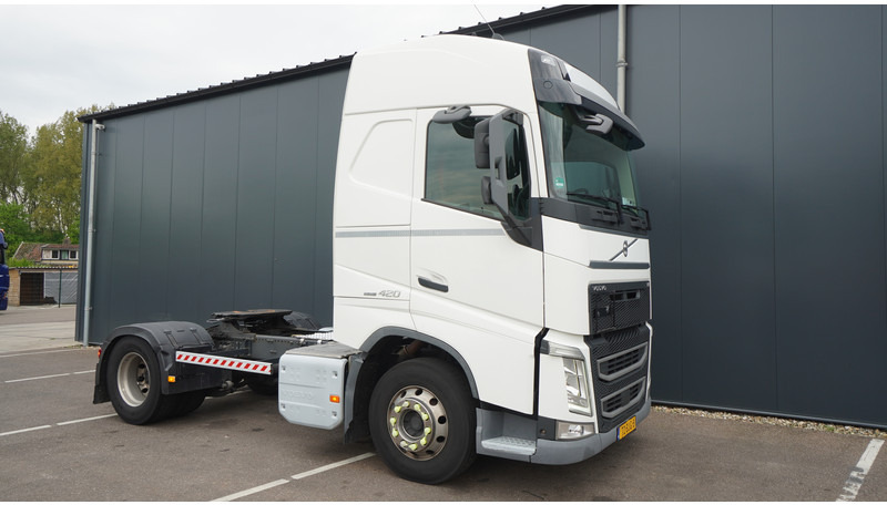 Volvo FH 420 ADR GLOBETROTTER 808.000KM - Cabeza tractora: foto 4 Volvo FH 420 ADR GLOBETROTTER 808.000KM - Cabeza tractora: foto 4