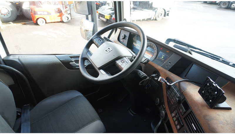 Volvo FH 420 EURO 6 GLOBETROTTER - Cabeza tractora: foto 5 Volvo FH 420 EURO 6 GLOBETROTTER - Cabeza tractora: foto 5