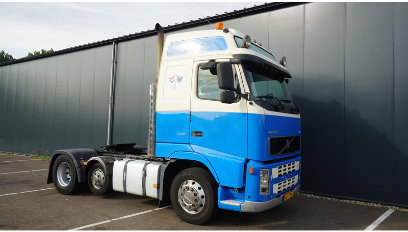 Volvo FH 440 6X2 GLOBETROTTER EURO 3 - Cabeza tractora: foto 4 Volvo FH 440 6X2 GLOBETROTTER EURO 3 - Cabeza tractora: foto 4