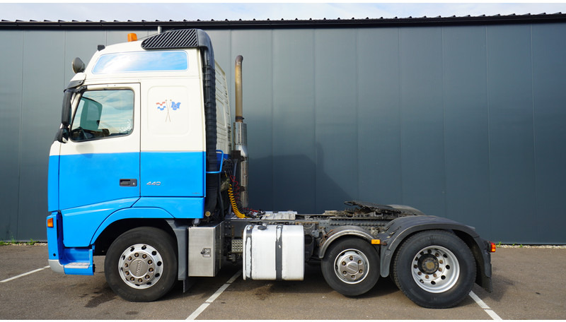 Volvo FH 440 6X2 GLOBETROTTER EURO 3 - Cabeza tractora: foto 1 Volvo FH 440 6X2 GLOBETROTTER EURO 3 - Cabeza tractora: foto 1